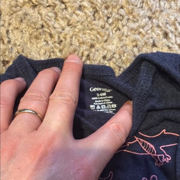 Assorted set of shirts, sleeper and pants. - Picture 13 of 16